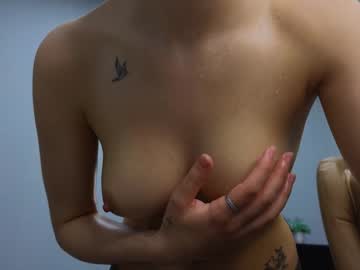 girl
        irish_blush_ cam image #1346986