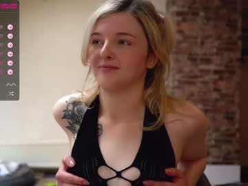 girl
        lucydelovely cam image #1379746