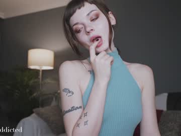 girl
        auddicted cam image #897848
