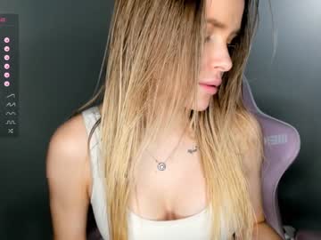 girl
        harriethudson cam image #1952328