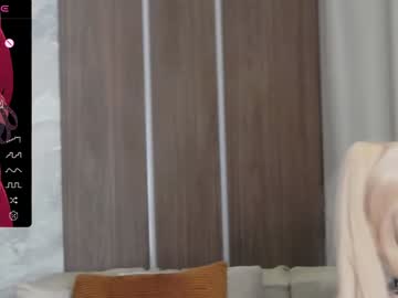 girl
        xenomy cam image #3643576