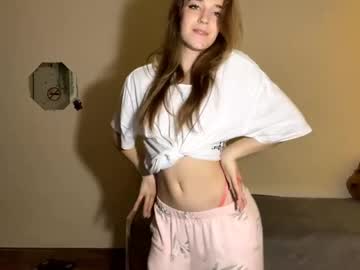 girl
        gwendolynharkey cam image #4546452