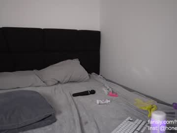 girl
        honeyyykate cam image #2894419