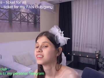 girl
        maydacarls cam image #2569738