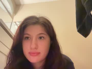 girl
        nadianu cam image #1743357