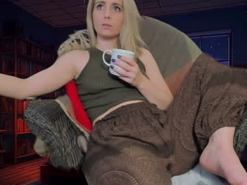 girl
        kimilee22 cam image #1774756