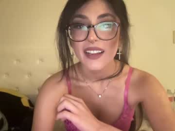 girl
        brownmeow cam image #1576229