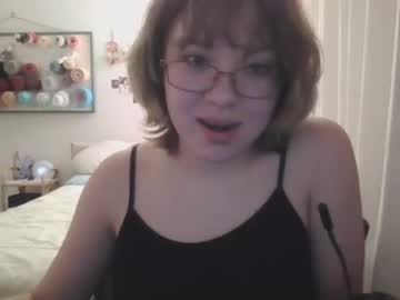 girl
        ftarh18 cam image #1346318