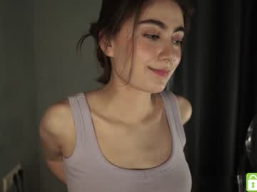 girl
        tessarosse_ cam image #1040510