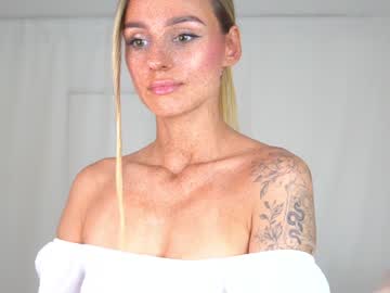 girl
        artease cam image #2323412