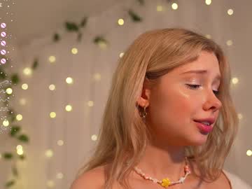 girl
        april_blush cam image #3966641