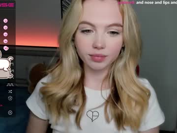girl
        small_blondee cam image #577443