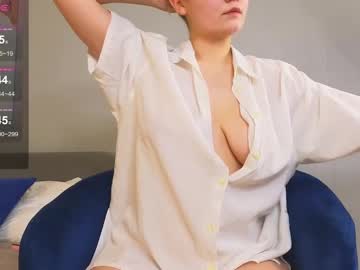 girl
        cuteemia__ cam image #4008502