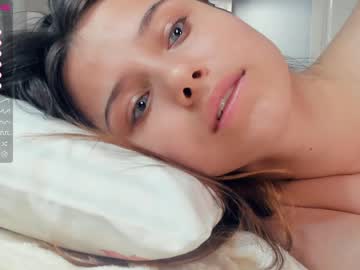 girl
        shinyydiamond cam image #1443250