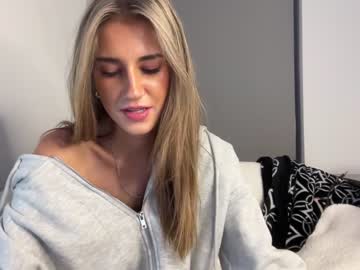 girl
        anderson_lily cam image #1762124