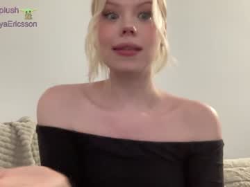 girl
        sonyaplush cam image #3120354