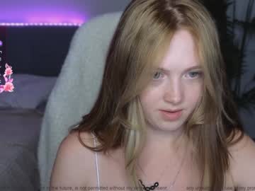 girl
        small_blondee cam image #3167413