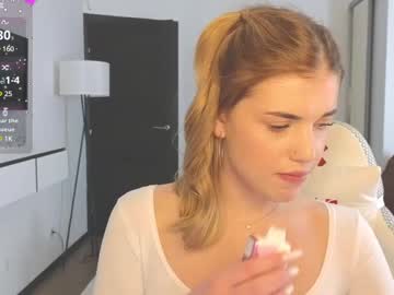 girl
        adri_dream cam image #4380039