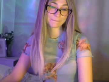 girl
        _sonya_kitsune_ cam image #2298881