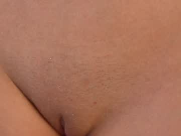 girl
        dovia cam image #3985715