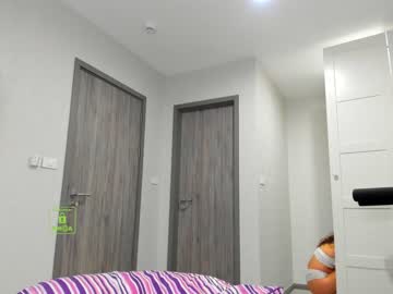 girl
        demurelixir cam image #1612531