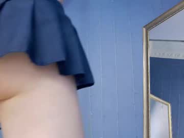 girl
        kriskras__ cam image #4476878