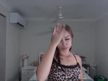 girl
        auramonroe cam image #3768501