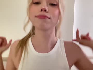 girl
        sonyaplush cam image #3187370
