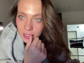 girl
        angel_from_sky cam image #3635894