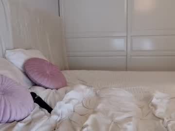 girl
        lilemilyy cam image #2195904
