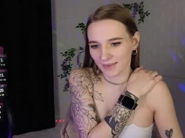 girl
        elsa_wow cam image #4160222