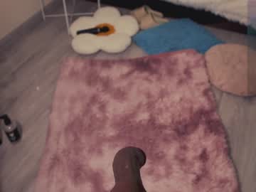 girl
        chery_lady22 cam image #2686498