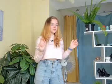 girl
        katherine_hi cam image #1320745