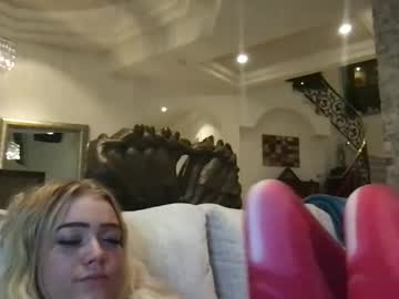 girl
        alissahuntsmann cam image #4142594