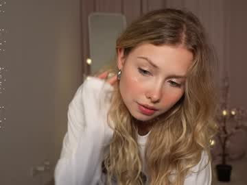 girl
        april_blush cam image #3316127
