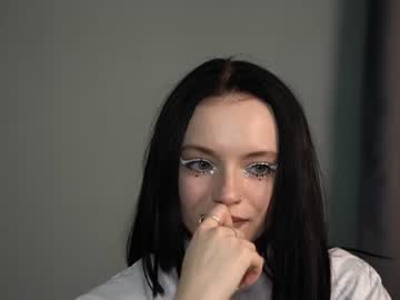 girl
        katereason cam image #1750051