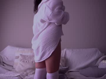 girl
        mystikei cam image #2315060