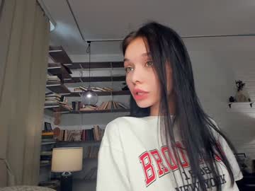 girl
        riskyproject cam image #3965446