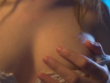 girl
        lucie_beltran cam image #3341409