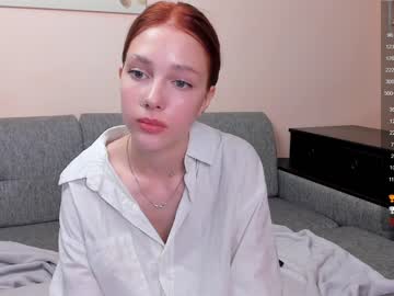 girl
        shirleywhitney cam image #1517157