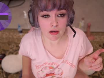girl
        serareads cam image #3725267