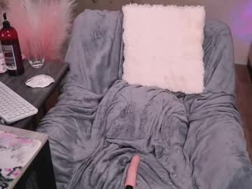 girl
        nancy_winter cam image #4386958