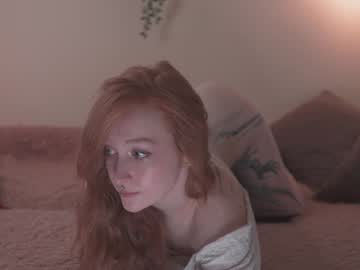 girl
        iara_mi cam image #3956867