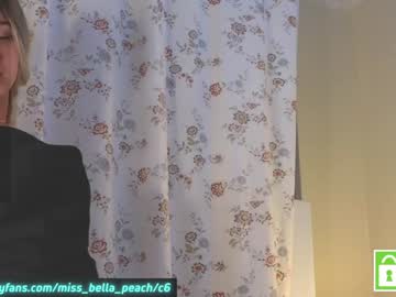 girl
        checkmypeach cam image #3071271