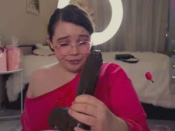girl
        chery_lady22 cam image #2422702