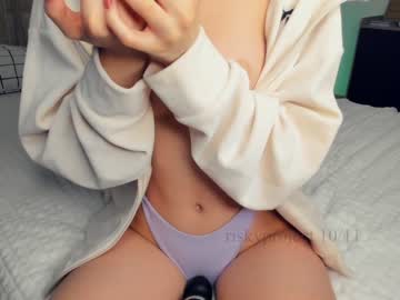 girl
        riskyproject cam image #1880726