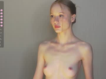 girl
        cute_shine cam image #2940085