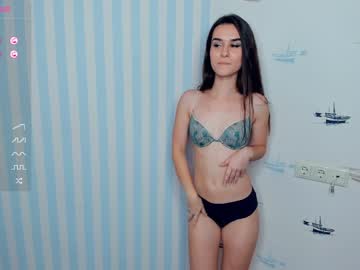 girl
        hug_me_please cam image #1595300