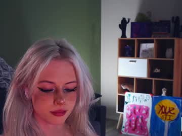 girl
        audreycarvin cam image #3407361