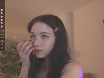 girl
        oki_dokie cam image #1773638